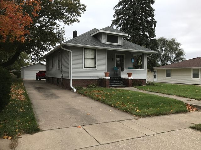 133 Farnham St, Galesburg, IL 61401-4111
