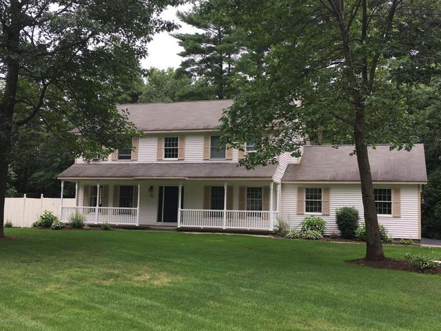 22 Amethyst Dr, Glens Falls NY  12804-9498 exterior