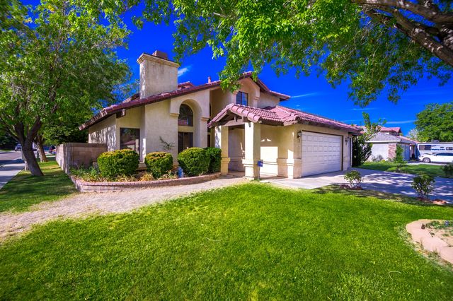 3128 W Avenue J4, Lancaster, CA 93536
