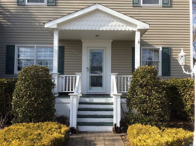 93 Bittermint St, Islip Manor NY  11751-2830 exterior