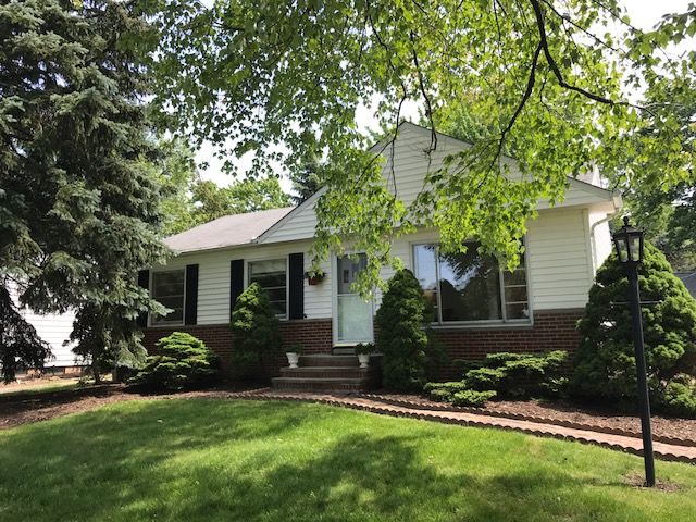 6218 Archwood Rd, Cleveland OH  44131-4906 exterior