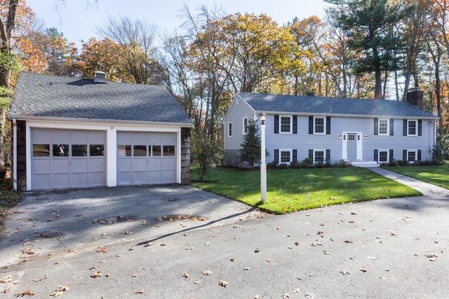 11 Oak Dr, Topsfield, MA 01983