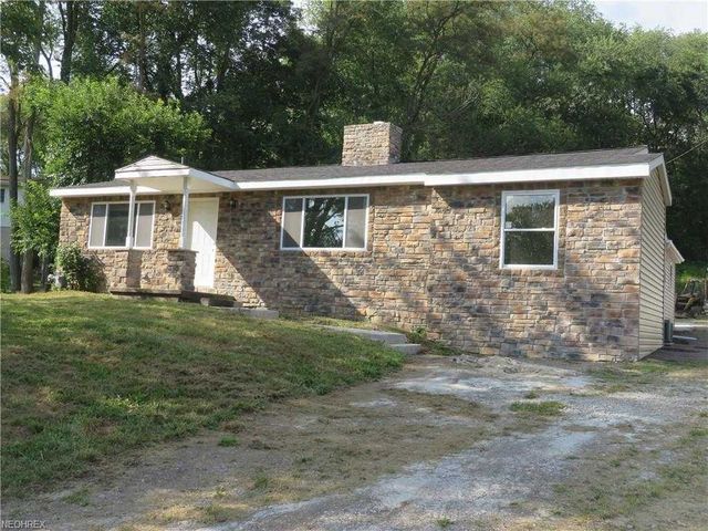 10649 Orrville St, Massillon OH  44647-9568 exterior