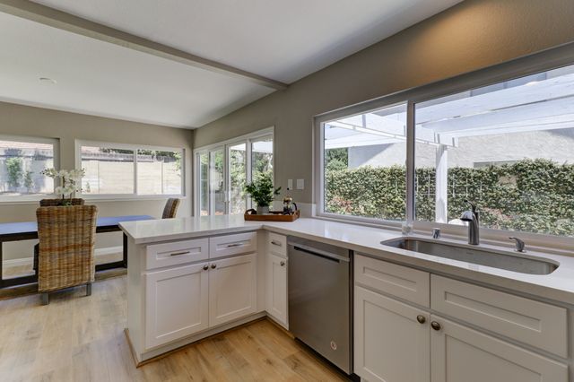 1400 Old River Rd, Fullerton, CA 92831