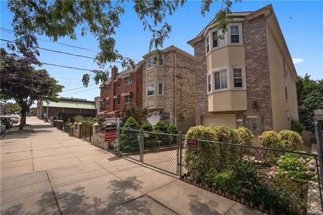 1141 Crosby Ave, Bronx NY  10461-6127 exterior
