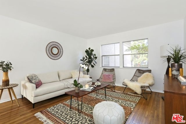 5886 Bowcroft St, Los Angeles, CA 90016-4906