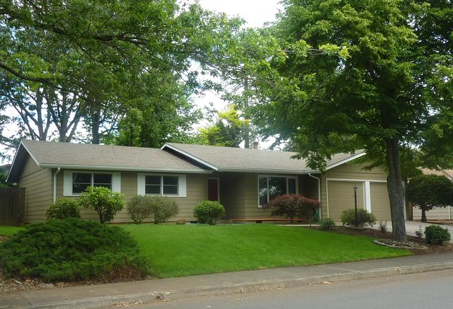 1535 Joplin St, Salem, OR 97302-2319