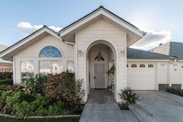 1677 Morningstar Ln, Fresno CA  93720-4221 exterior