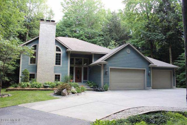 16778 Tall Trees Ln, Nunica, MI 49448