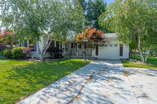 4104 17th Ave, Moline, IL 61265