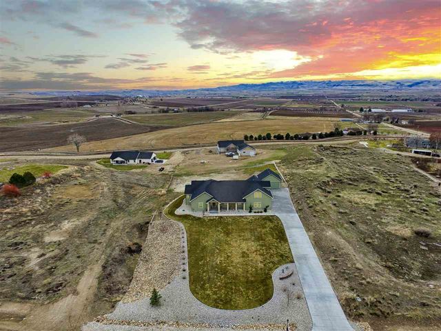23909 Applewood Way, Wilder ID  83676-5027 exterior