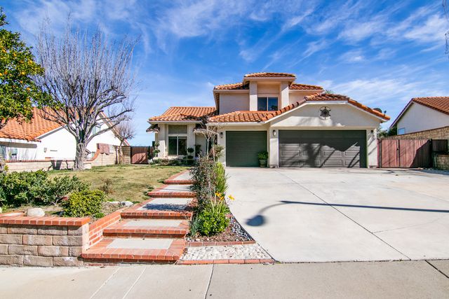 24841 Sagecrest Cir, Santa Clarita CA  91381-2238 exterior