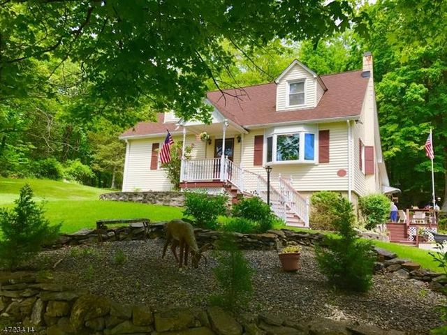 125 Lake Iliff Rd, Fredon, NJ 07860