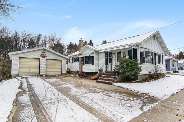 329 Chippewa St, Glendora MI  49107-1107 exterior